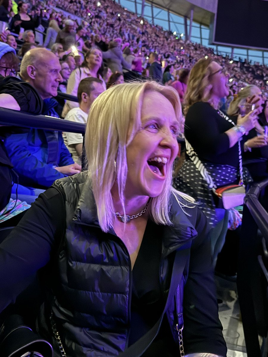 Dawkins1978's tweet photo. Trying to raise a glass at Pink last night -
She was incredible! I may have sobbed through a lot of it but was nice to take my brain to a different place for an hour or so! https://t.co/4HDX125jz6