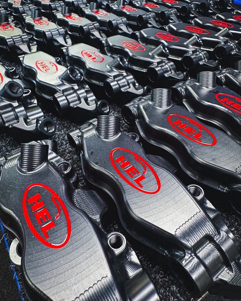 helperformance's tweet image. Freshly #Anodised finish. Freshly painted logos. Ready to be assembled! A selection of 100, and 108mm #Calipers... #CNC #Machining to be proud of!⁠
⁠
#HELPerformance