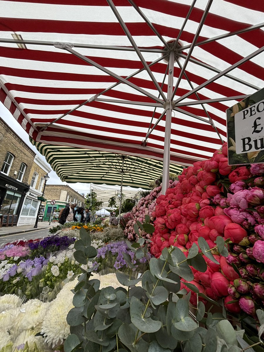 columbia road flower market tweet media