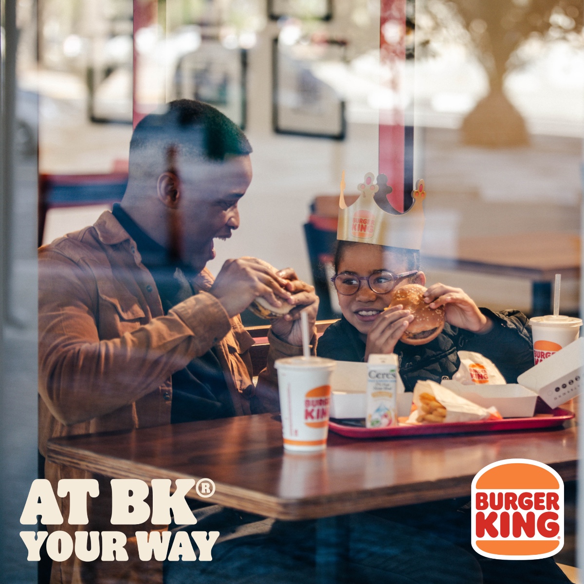 BurgerKingZA's tweet photo. Happy Father's Day to all the Kings! 🫶🏻Treat the King in your life to a Texas BBQ King (chicken or bacon)! And for those with smaller appetites, the Texas BBQ King is now available in Jr size too so you can double the love ♡

#FathersDay #BurgerKing #TexasBBQ https://t.co/ap16IwLJdb