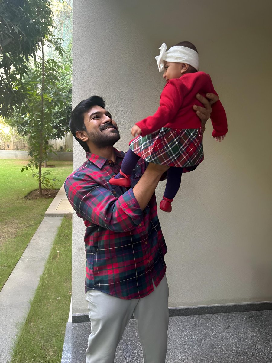 bobby_yedida's tweet photo. Here’s the most adorable picture of new dad @AlwaysRamCharan and #KlinKaaraKonidela to light up Father’s Day ❤️❤️

#FathersDay
#GlobalStarRamCharan #RamCharan #RC #RC16 #RC17 #DrRamCharan #GameChanger https://t.co/VITsZaYL1r