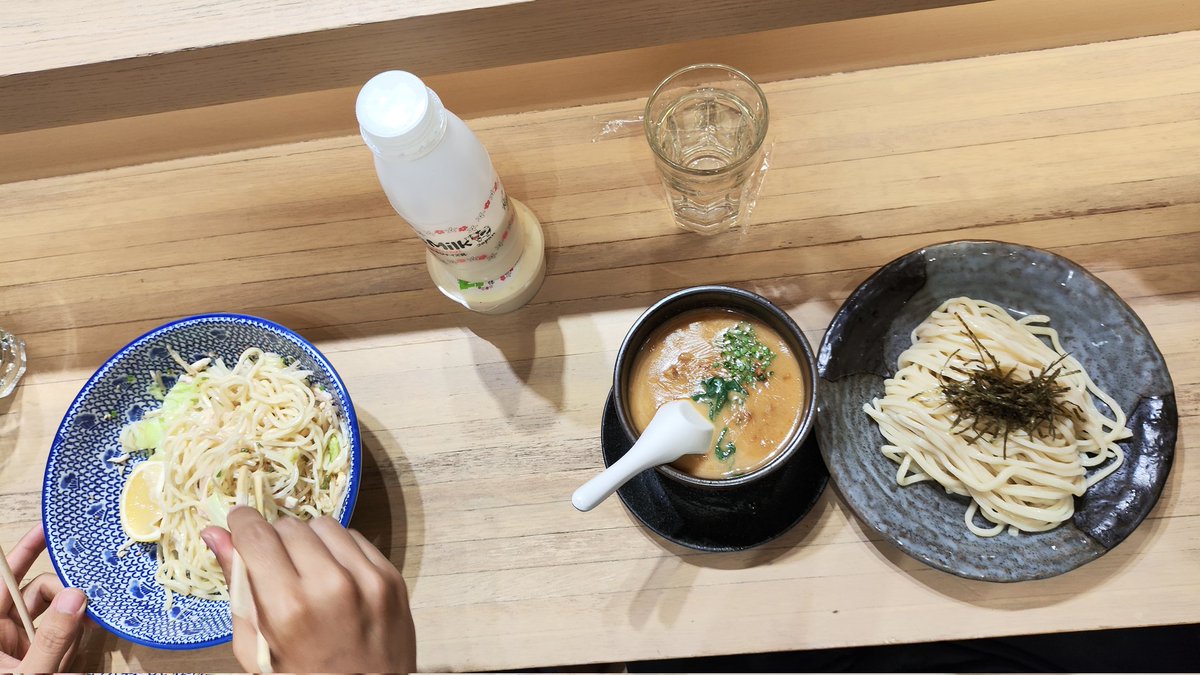 jjed2698's tweet photo. Bro had the lightest/healthiest meal with his maze soba, and I, in good conscience, cannot finish this tsukemen without imagining me ODing in sodium and fat! (both were really good tho 9.5/10) https://t.co/CkRLmeTThg