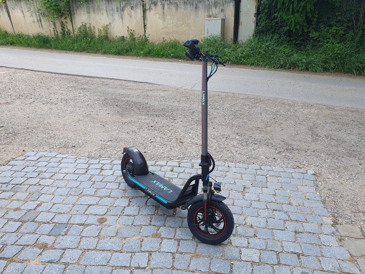 ITmixCZ's tweet photo. Elektrokoloběžka 🛴 Lamax eLander SA50 zaujala
👌 12" pneumatikami,
👐 luxusní nástupní plochou
👇 a jednoduchým vzhledem.

Nabízí pohodlnou jízdu, vynikající manévrování, efektivní přední světlo a spolehlivé blatníky 🌆.

Více naleznete v naší recenzi 👉
https://t.co/DQRifybe1Y https://t.co/ajTL9wQRiF