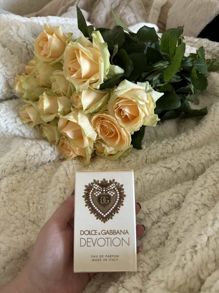 fobia13's tweet photo. Ууууу🧡 я сегодня очень радостная сучка✨ https://t.co/ZKLEjX8bPr