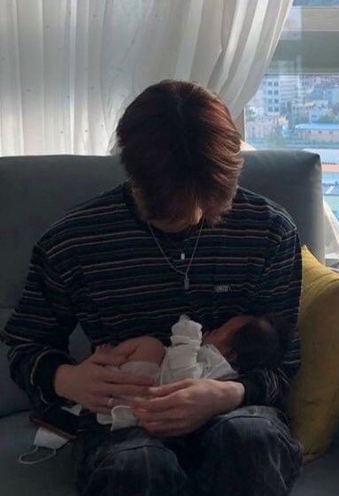 ㅤ

Took this pic when we were at the hospital for a follow up checkup days ago and I did find it funny how he's so unsure of how to hold our baby, but hey, he got better as days go by!

Happy Father's Day to the best Dad my kids could ever have! We love you, Dada! 🫶

ㅤ