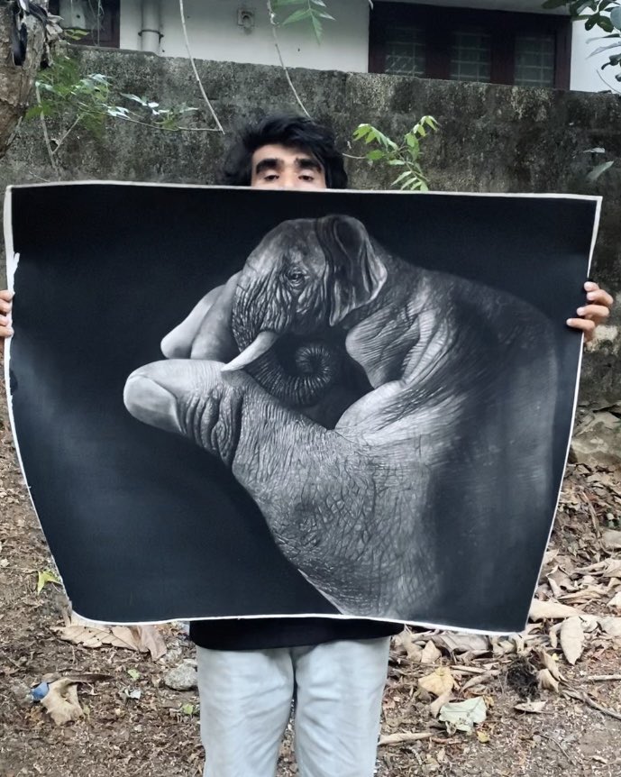 Good morning 
Sold ❤️ ✈️✈️

Work title “onyx”
Hand drawn charcoal drawing