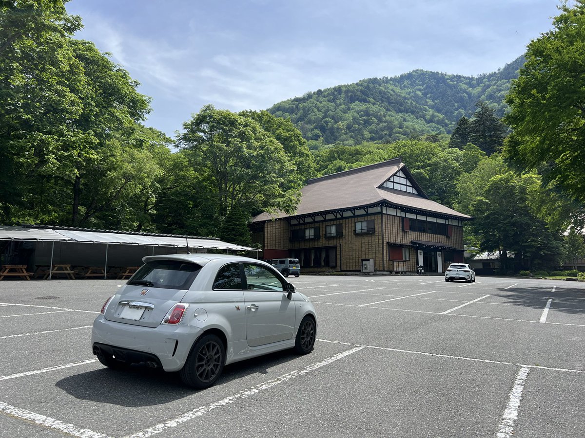 涼を求めて高原ドライブ！
奥日光は下界より5℃低かった。幸せ

#高原ドライブ #奥日光 #湯の湖 #丸沼 #片品 #丸沼 #abarth #アバルト