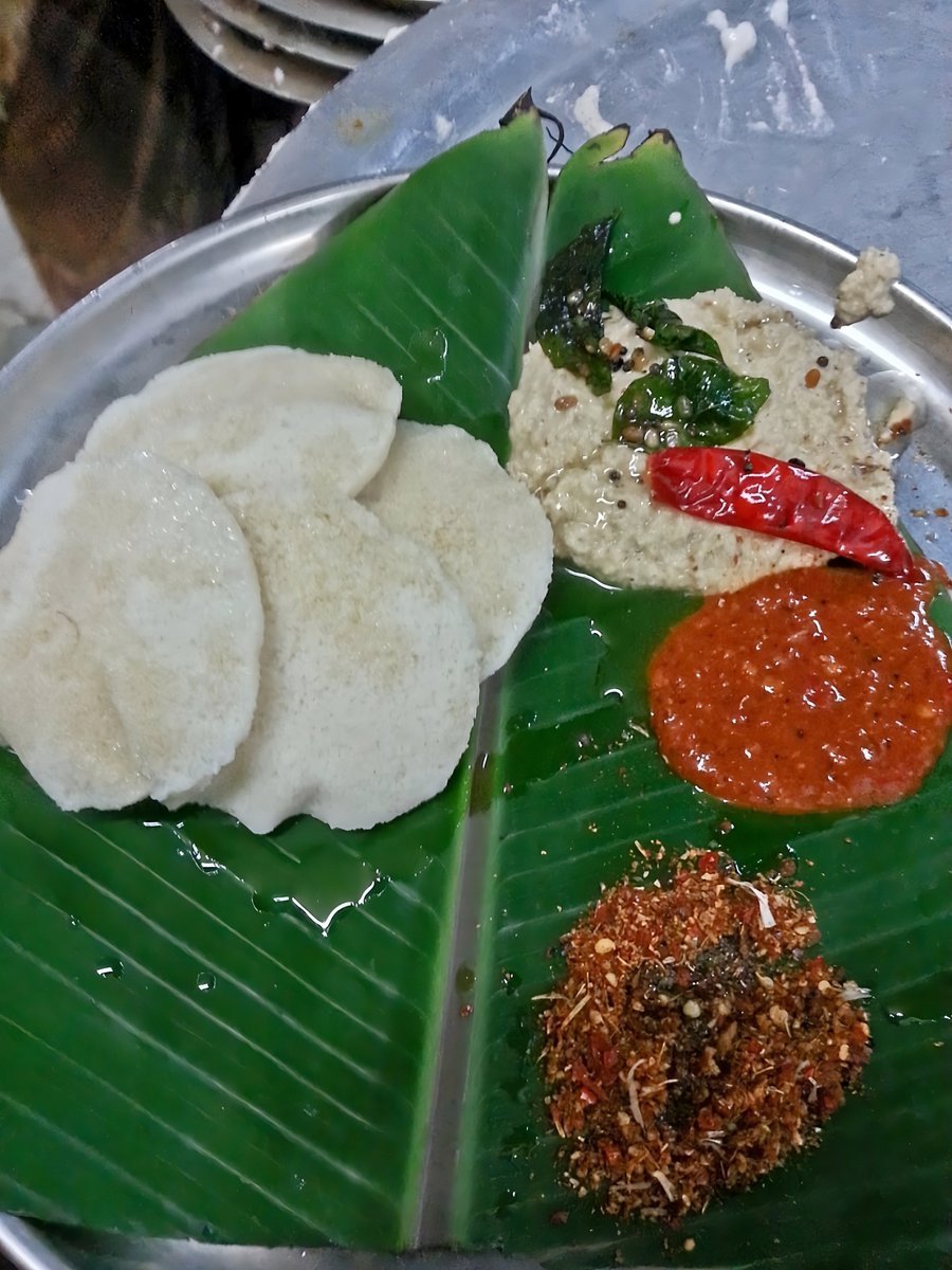 VertigoWarrior's tweet photo. 18 of the Most Popular Vegetarian Dishes Of India 🇮🇳

1. Idli https://t.co/xU9lfm6bVT