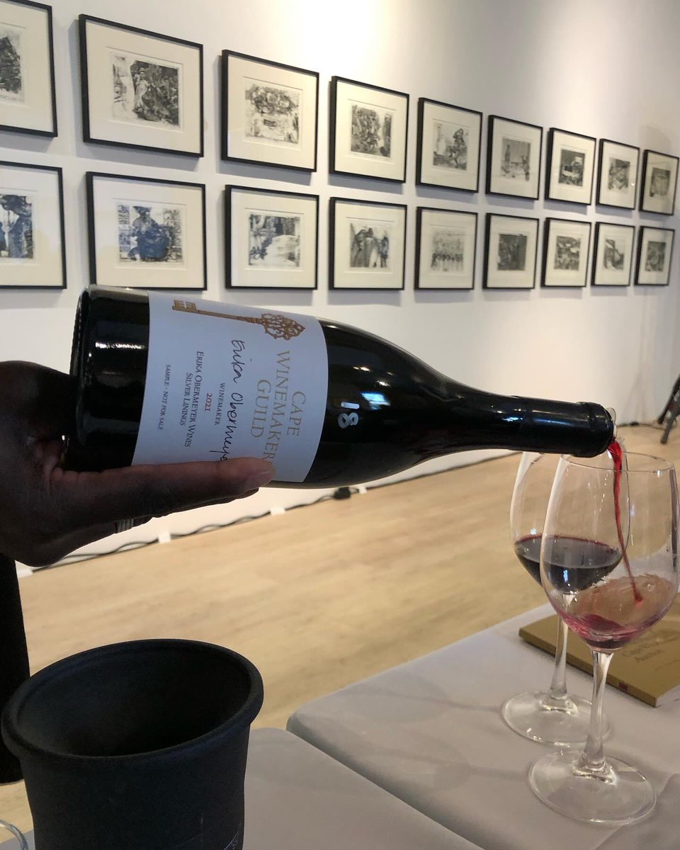 TsepangMolisana's tweet photo. Do You Know Your Dad’s Favourite Wine?

When I first met @ErikaobermeyerW, I could have thrown confetti in the air. My dad is a huge fan of the @GrahamBeckSA Chalk Board 2007. That Cabernet Sauvignon was discontinued when Graham Beck stopped making still wines to focus on fizz https://t.co/vQRBuDelUv