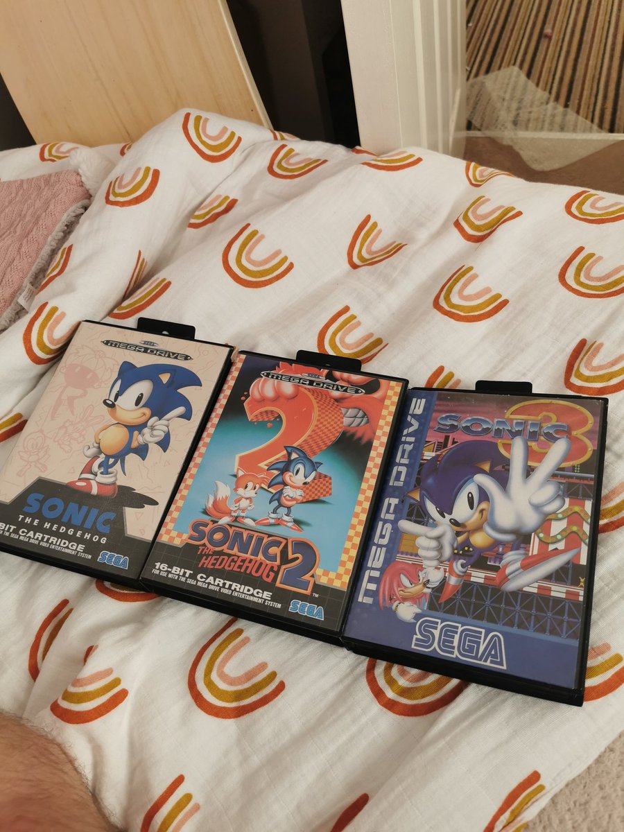 MikeRetroWales's tweet photo. Kids got me the most thoughtful gift. Been looking for these in good condition for sometime! Really made my day! Sonic and Knuckles next! #fathersday @SEGA @sonic_hedgehog #retrogame https://t.co/xGD2DIkGUJ