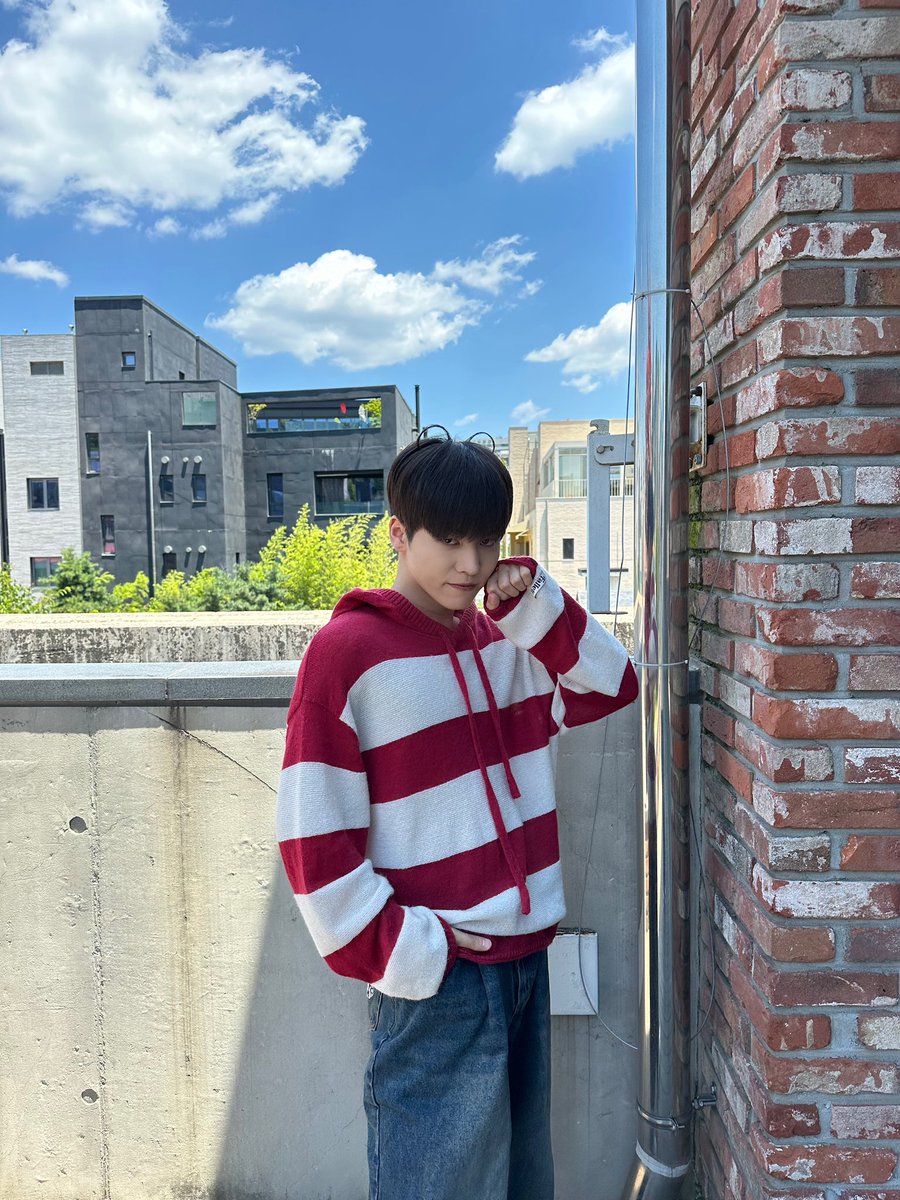 ONF_members's tweet photo. [#유 #U] 안녕하세요 오늘 유 대신 온 날다람쥐 입니다🐿️ https://t.co/bc11TPb7cv