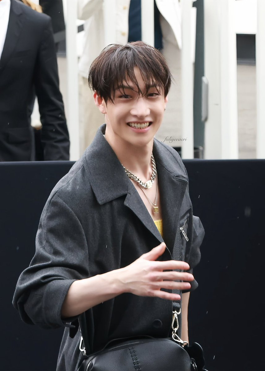 240615｜Fendi SS25
BANG CHAN AT FENDI MFW
#BANGCHANxFENDISS25
#BANGCHANxMFW
#FENDISS25 #MFW
<a href="/Fendi/">Fendi</a>