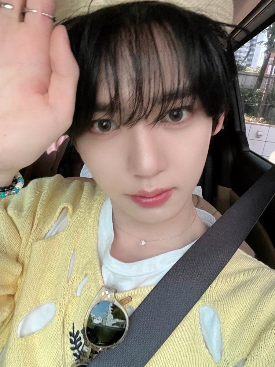 _𝗭𝗘𝗥𝗢𝗙𝗢𝗖𝗨𝗦

제로즈는 꽃구경 안 가도 될 것 같아요😭
인기가요에 한유진이라는 꽃이 활짝 폈거든요🌸🌼

#ZEROBASEONE #ZB1
#제로베이스원