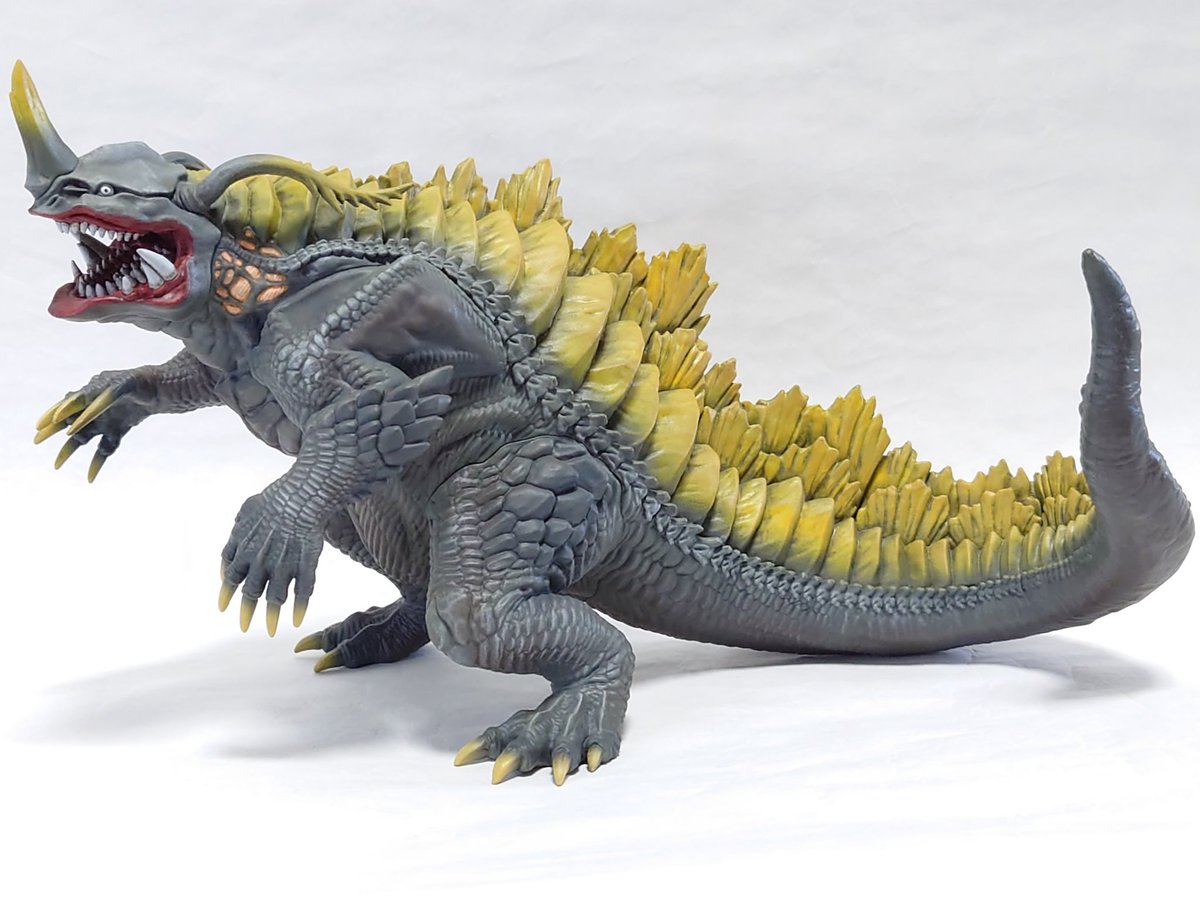 特*屋様 海洋堂メガサイズソフビキット完成品 ネロンガ ガレージキット