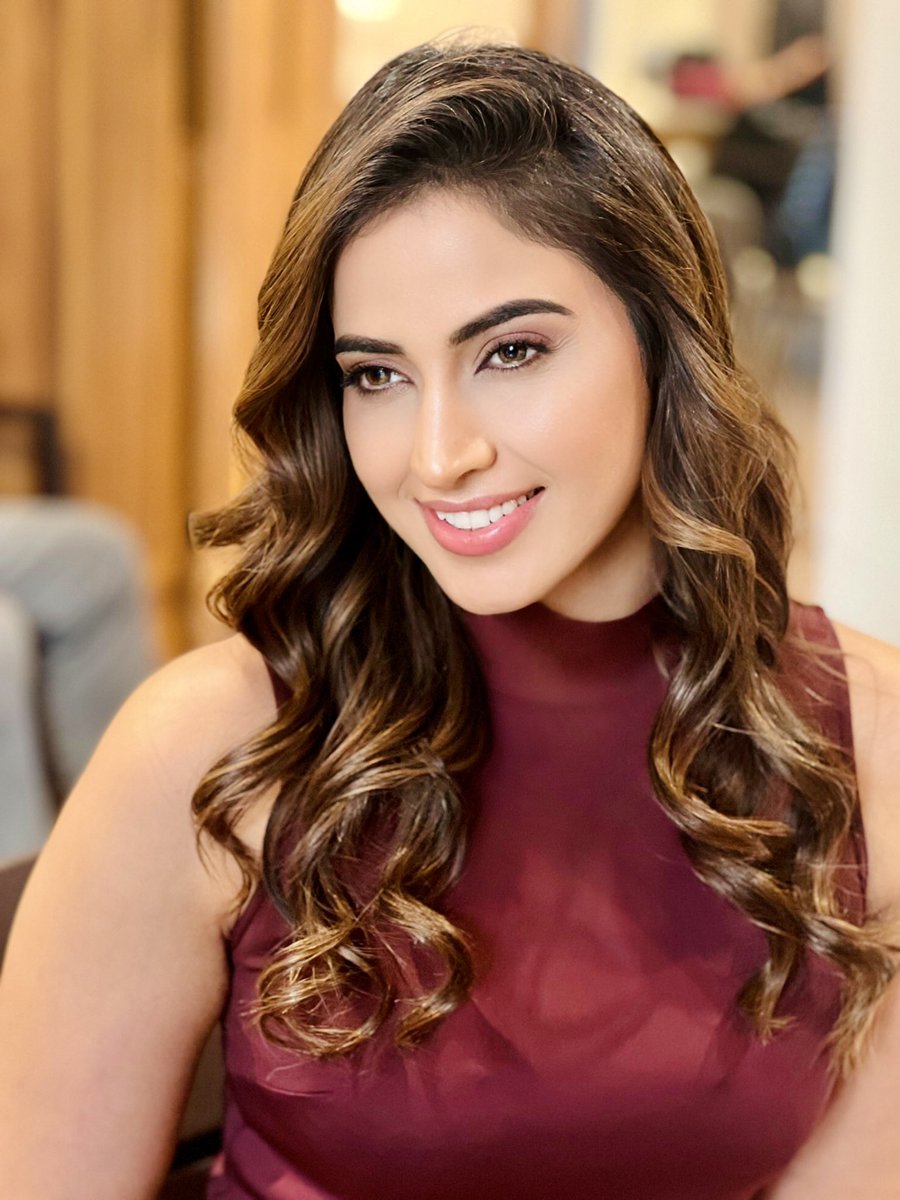 samaira_sandhu's tweet photo. Grace with a touch of mystery ❤️‍🔥

#shots #betweentheshots 
#samairasandhu #samairasandhuofficial https://t.co/Rnnjfw8LS6