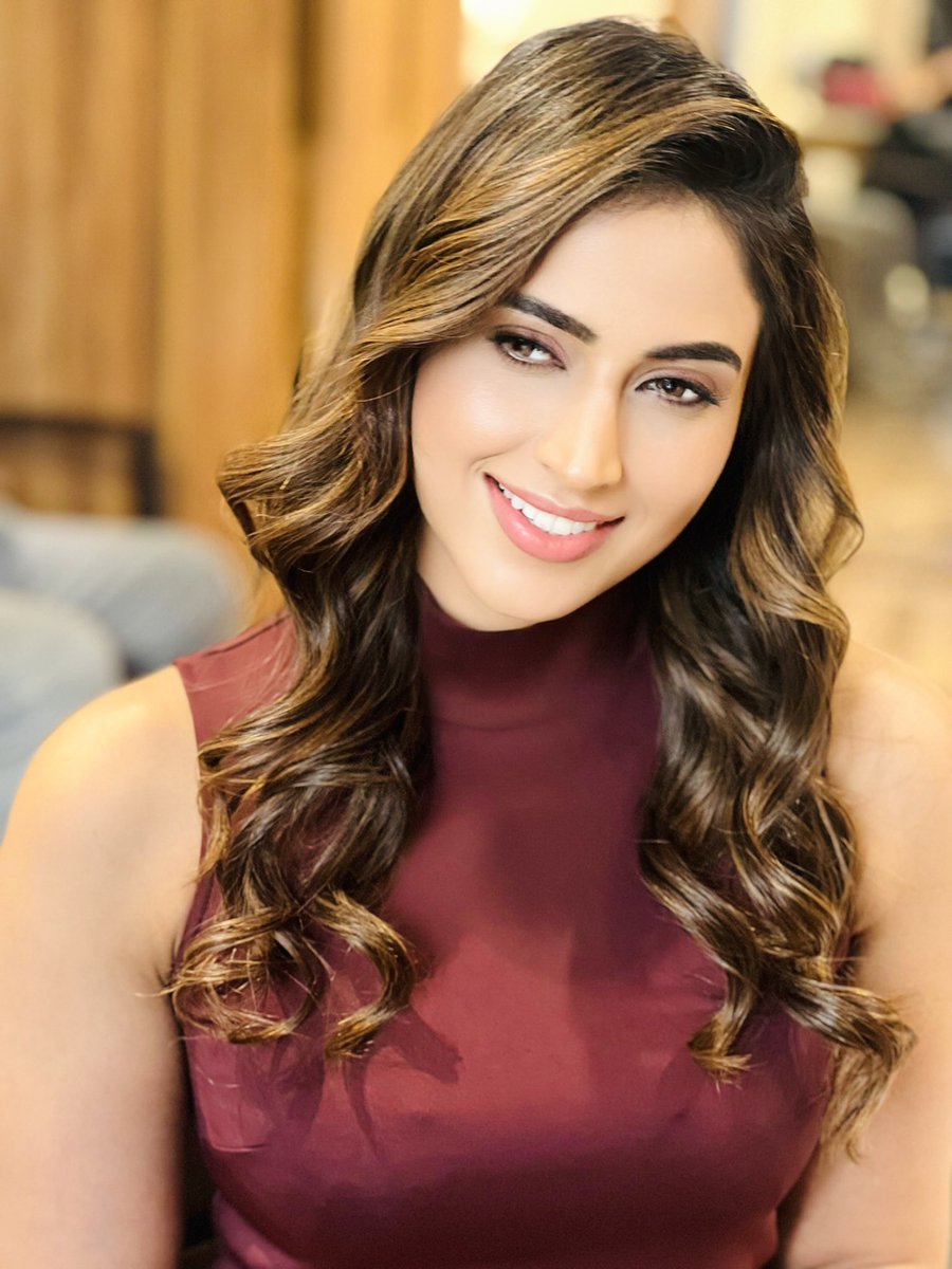 samaira_sandhu's tweet photo. Grace with a touch of mystery ❤️‍🔥

#shots #betweentheshots 
#samairasandhu #samairasandhuofficial https://t.co/Rnnjfw8LS6