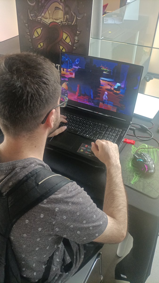 KrakensDenStd's tweet photo. Se acabó la @MadGamesShow y gracias a toda la gente maravillosa que se ha pasado a probar #Heartweaver salimos con las energías a tope para seguir trabajando con entusiasmo en este proyecto que tanto nos apasiona.
Grandes @IndieDevDay por organizar este pedazo de evento! https://t.co/x3optM6XzF