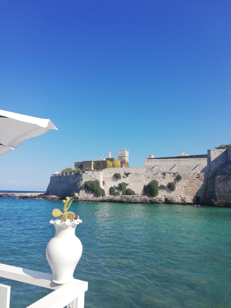 A pochi passi dal #G7 anche noi ce la godiamo.
😂
Spiaggia dell' Abbazia di Santo Stefano - Monopoli
#Puglia 
#weareinpuglia