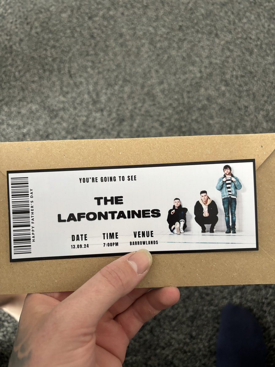 d14pew's tweet photo. Two things off the bucket list in the one father’s day gift! Going to the barrowlands and seeing @TheLaFontaines https://t.co/8ngx9DooaM