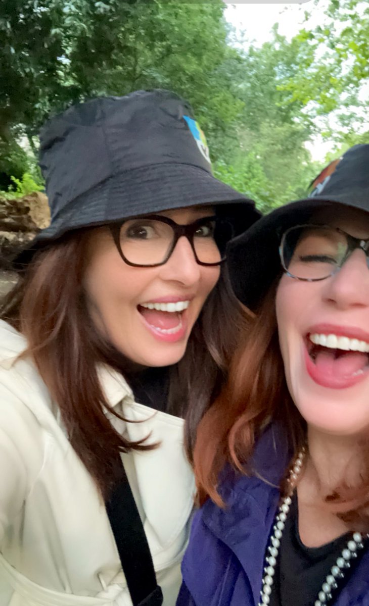 mandevillish's tweet photo. Laughing is the best medicine! My pal & I were also glad of our hats from @KINDSnacks to keep the rain away and plenty of my favourite Dark Chocolate nuts & sea-salt bars !!! #TasteofDublin great evening spent on Friday! #kindness-rules #KindSnacks https://t.co/mLQSuECtgr