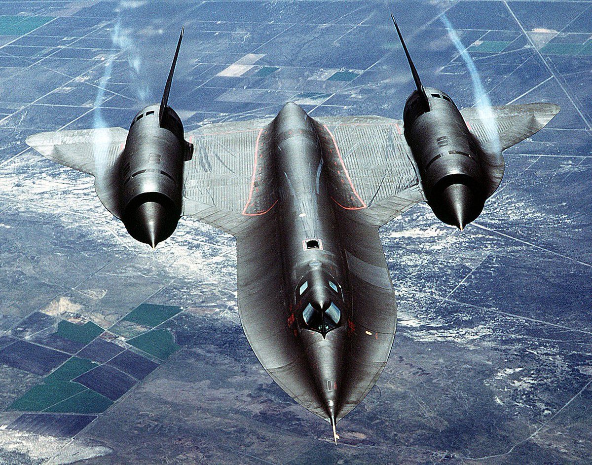 FrenlyFrenchBoi's tweet photo. There is a 9 years gap between these two aircrafts military service https://t.co/XusCfhFPr1