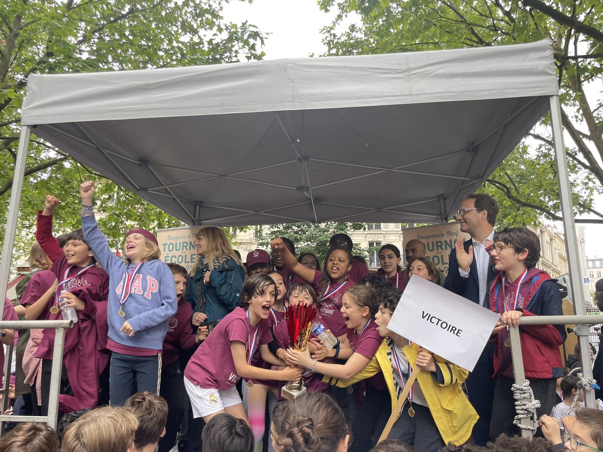 AlixNivoit's tweet photo. @Mairie9Paris @dburkli @CourNicolas @sdulermo @aguillem1 @JP_Plagnard Merci pour cette belle matinée ! Et encore bravo à l’école Victoire 🥇 https://t.co/of54BnAYue