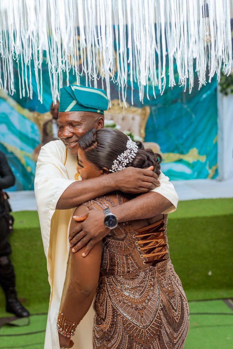 FineAkuregirl's tweet photo. Happy Father’s Day Baami 

Ija wa, Ija osi… I know you dey for me and I dey for you too 

I love you daddy https://t.co/Ji0rcdWFel