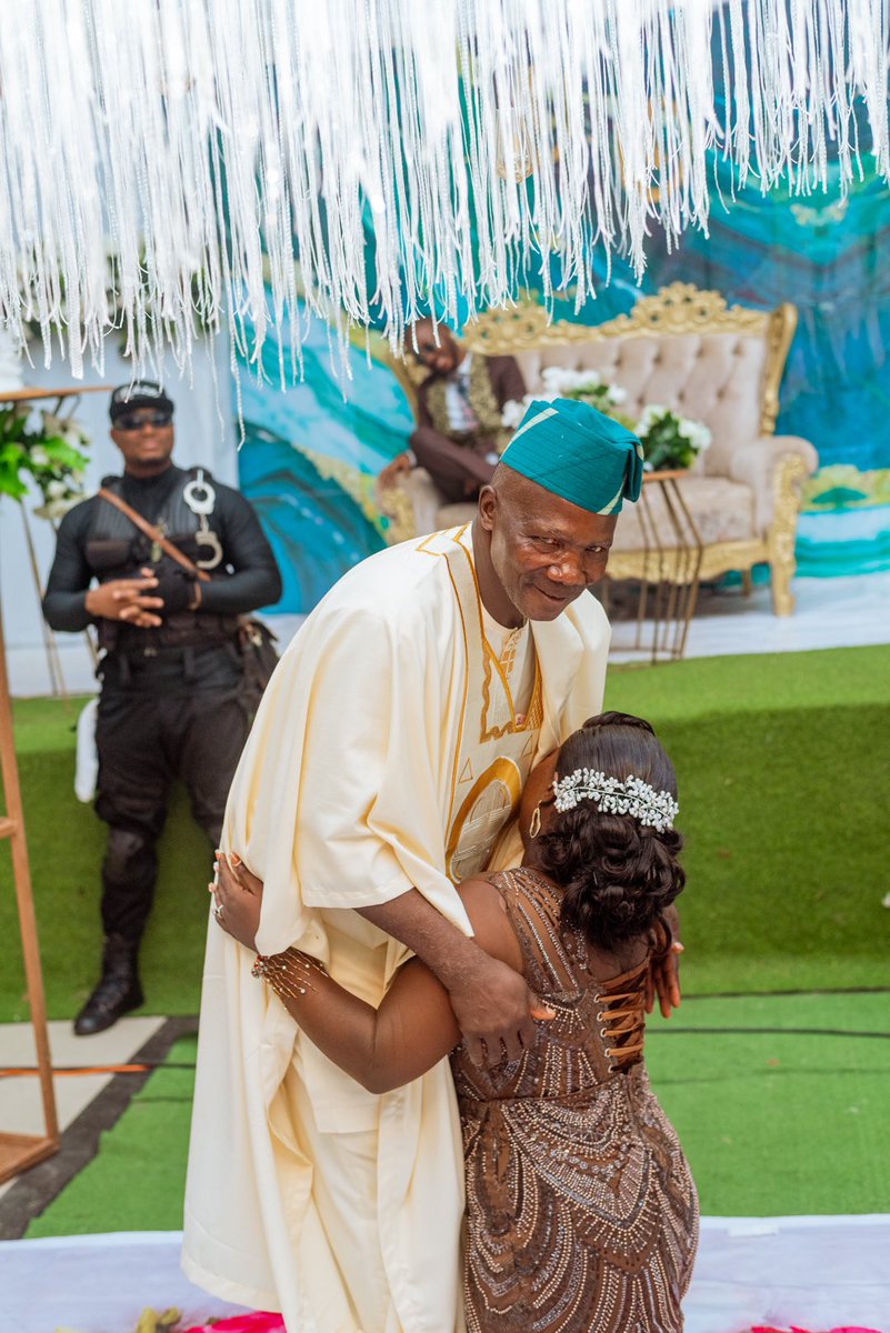 FineAkuregirl's tweet photo. Happy Father’s Day Baami 

Ija wa, Ija osi… I know you dey for me and I dey for you too 

I love you daddy https://t.co/Ji0rcdWFel