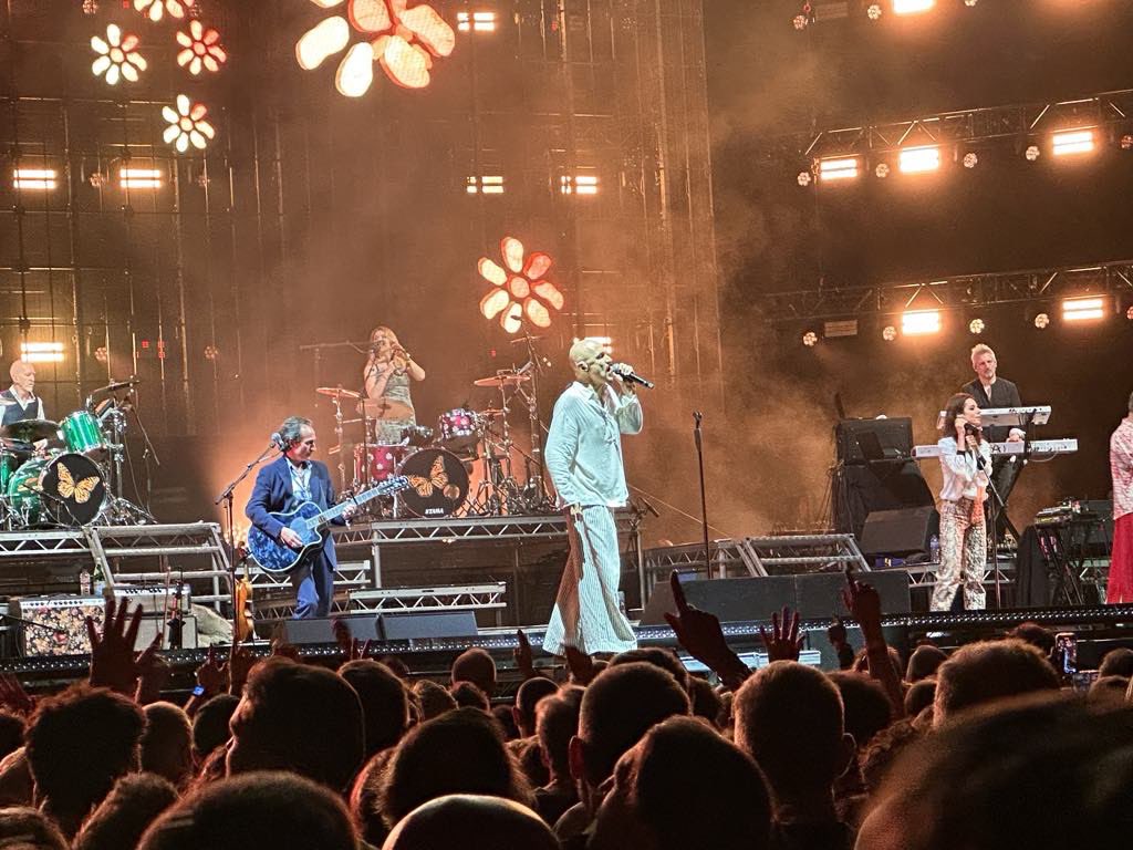 VinLK3's tweet image. A top night! @Razorlight were epic, forgot how good they are live 💪 and @wearejames as usual were top drawer, the old tunes are still bangers! #Livemusic #James #Razorlight