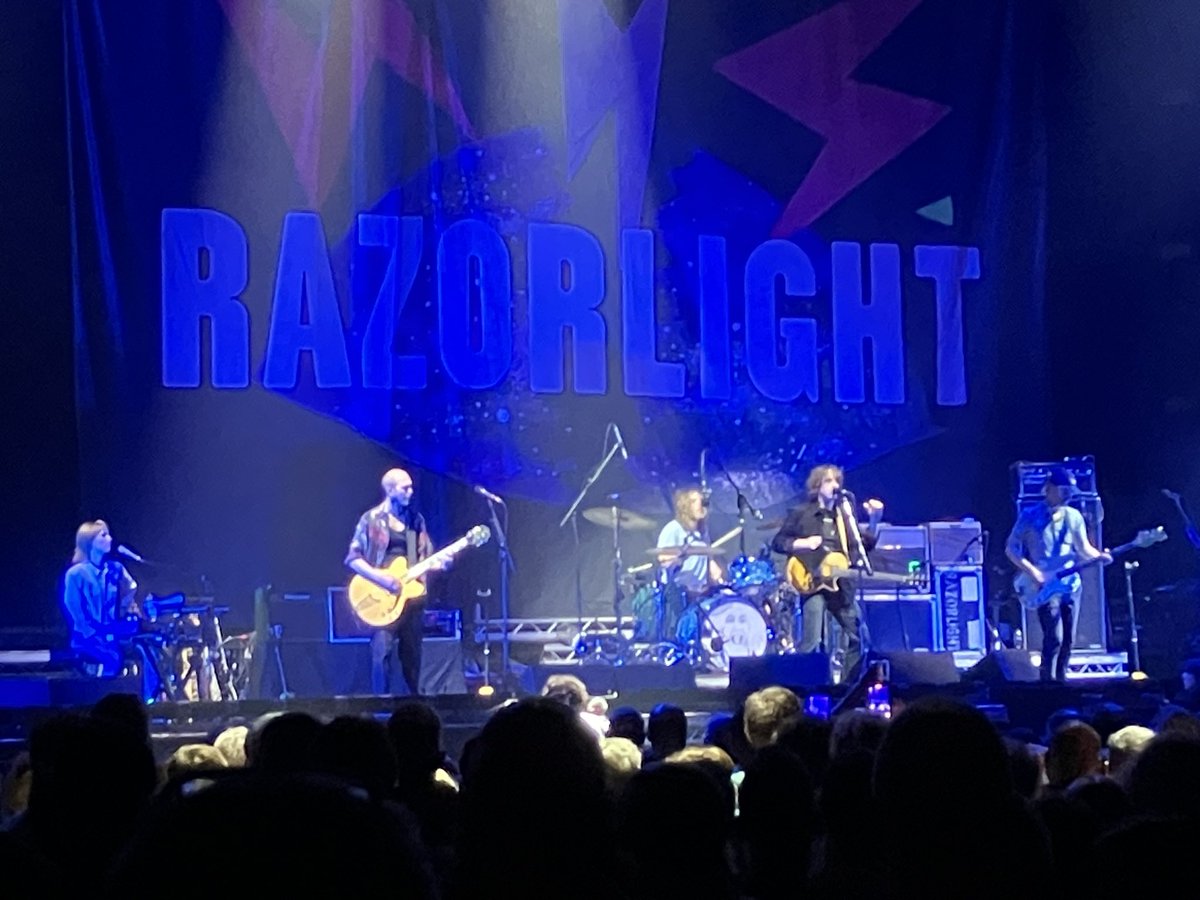 VinLK3's tweet image. A top night! @Razorlight were epic, forgot how good they are live 💪 and @wearejames as usual were top drawer, the old tunes are still bangers! #Livemusic #James #Razorlight