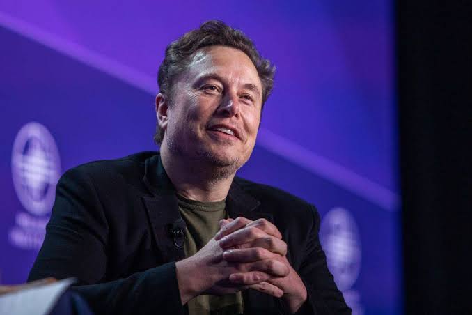 JaikyYadav16's tweet photo. कल Elon Musk ने EVM को लेकर कहा था कि 

"हमें EVMs को खत्म कर देना चाहिए क्योंकि इसे इंसानों द्वारा या AI द्वारा हैक किए जाने का रिस्क है हालांकि यह रिस्क छोटा है मगर फिर भी बहुत ज्यादा है"

इसका उत्तर देते हुए पूर्व केंद्रीय मंत्री राजीव चंद्रशेखर ने कहा कि 

इसमें कोई सच्चाई नहीं है। उन्होंने कहा कि टेस्ला के सीईओ एलन मस्क को भारत आकर कुछ सीख लेनी चाहिए।

उनकी इस पोस्ट पर एलन मस्क ने रिप्लाई करते हुए कहा कि 

Anything can be hacked