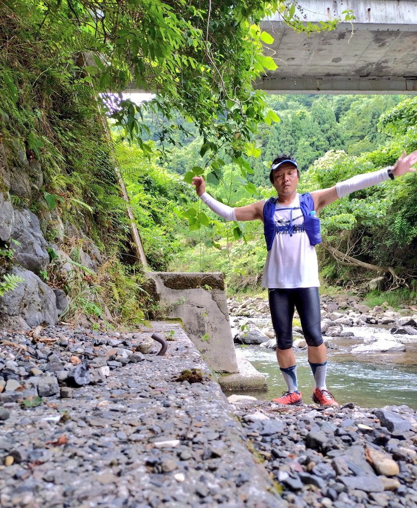 murdar_s's tweet photo. ひとまずトレラン完走〜
#安藤大さんとハンバーグを食べる会
#CloudVenture
#On
#Onfriends
#garmin #beatyesterday https://t.co/T681lNUBsd