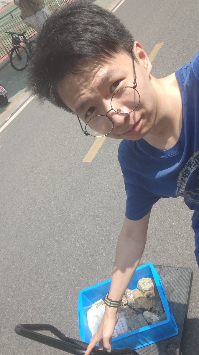 JamieChen233's tweet photo. I love my rocks 🪨
I love my faults ❌
I love what I do 🔨
I love who I am 🌈
#HappyPride https://t.co/l8Ciyw1aL7