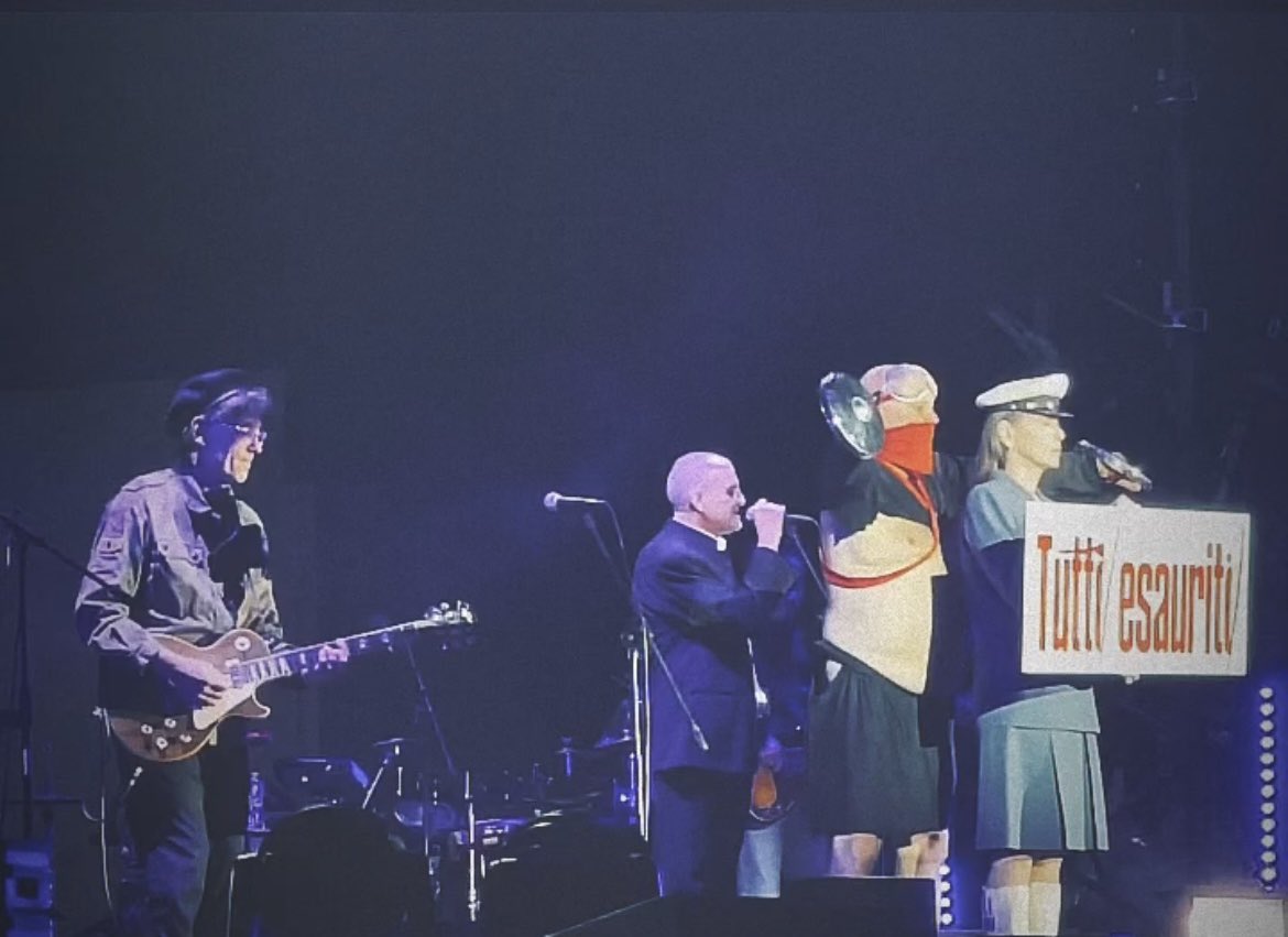 IdaStamile's tweet photo. Su #extramusicmagazine il mio live report dei #cccp al #rockinroma 👇
https://t.co/GQPI41T2lo
#cccpfedeliallalinea #punk #giovannilindoferretti #massimozamboni #annarellagiudici #danilofatur #music #musica #live #livemusic #concert #concerto #gig #report #livereport #video https://t.co/fd2BUTi8iu