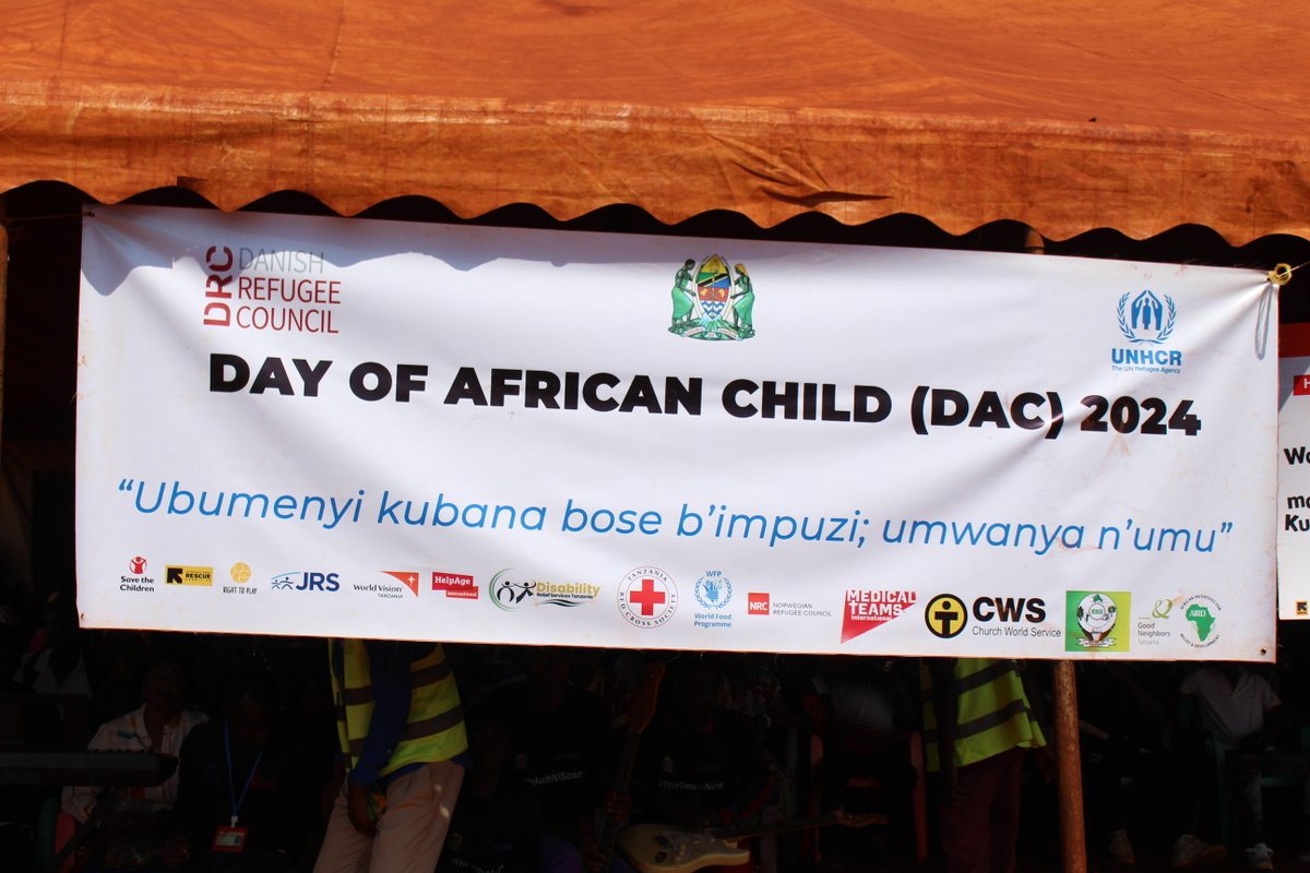 UNHCRTanzania's tweet photo. Education is a child's right. #DayofAfricanChild this year focuses on education for all. UNHCR &amp; partners in 🇹🇿 provide education for refugee kids but challenges are many:
🚸Overcrowded classes
👩🏿‍🏫Less teachers
🚽Limited latrines
Urgent help is needed to prevent a lost generation. https://t.co/BH8NY4dfm8