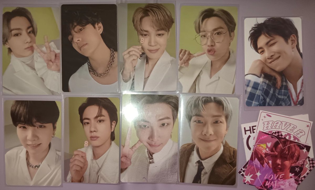 yelthw8's tweet photo. FINALLYYY💜 thank you so much po! @beemyjinnie, inexpect ko lang na ipagpapalit niyo yung joon pcs dahil namali lang, di ko inexpect na bibigay nyo na rin yung isang joon pc 🥹🥹💜 ty for offering this bts set of photocards sa murang price lang!!🫶🏻 

#niletgonijelly https://t.co/utIqufdtFe
