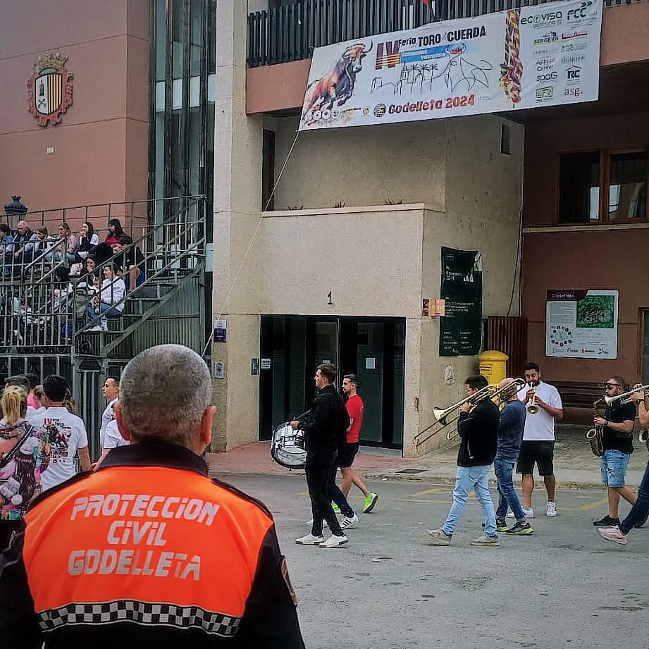 PCGodelleta's tweet photo. de las agrupaciones de Protección Civil de Protección Civil Turis, Protección Civil de Montserrat-Real y Protección Civil Xirivella, el cual le damos las gracias por colaborar con nosotros en un evento tan importante.  #proteccioncivil #godelleta https://t.co/sB6yZ8Q1r0