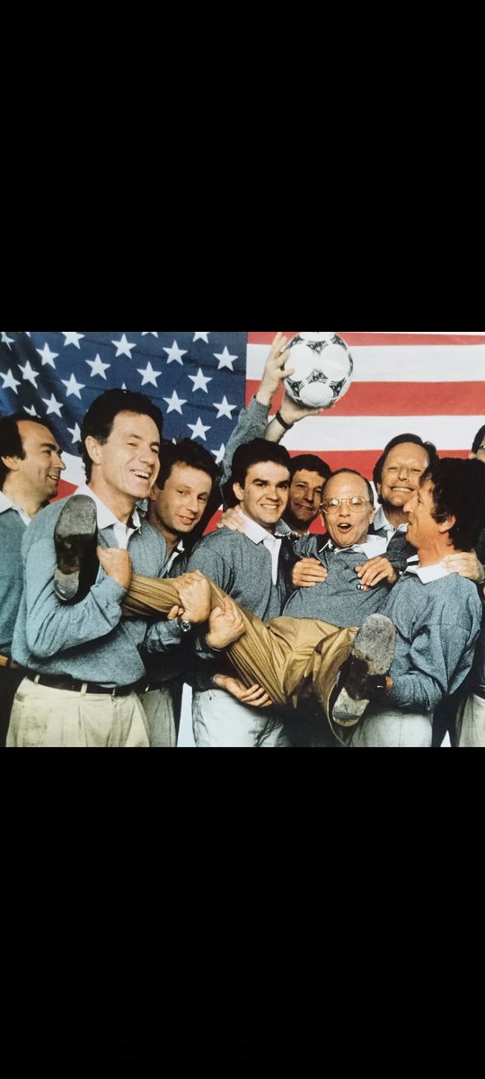 VincHardy's tweet photo. Thierry est éternel .
Il y a 12 ans, jour pour jour, Thierry Roland nous quittait.
Que de merveilleux souvenirs en sa compagnie...
#ThierryRoland @telefoot_TF1 @EURO2024 https://t.co/A36eXtFRsE
