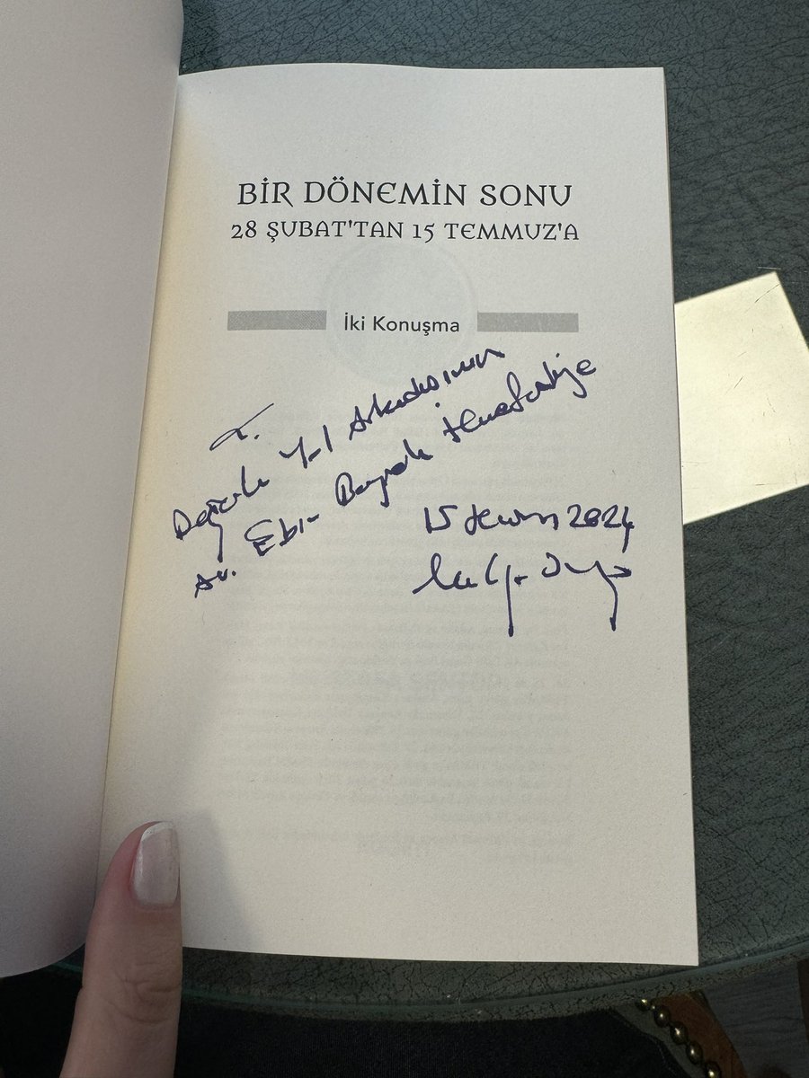 avebrubayrak's tweet photo. TBMM 29. Meclis Başkanımız Prof Dr @MustafaSentop hocamızın katılımıyla il başkanlığımızda bayramlaşma programı gerçekleştirdik, kendisinin aleme aldığı ‘Bir Dönemin Sonu 28 Şubattan 15 Temmuz’a’ ve ‘Osmanlı Hukuku’ kitaplarını imzalatma fırsatı buldum, teşekkür ediyorum. https://t.co/lALYv1eHV6