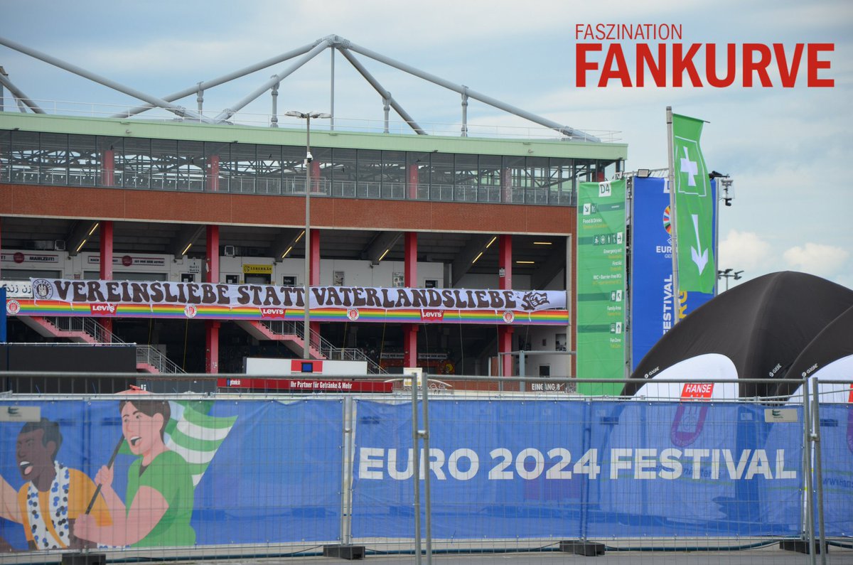 matt_4d's tweet photo. #Euro2024 arrives in Hamburg today, where the “fan zone” is outside FC St. Pauli’s Millerntor stadium. Banners placed by Ultrà Sankt Pauli:

“Love your club, not your fatherland”

“Those who start the race as patriots finish it as fascists.”

[via @UltraFCSP2002/@FasziFankurve] https://t.co/s9QrfLMwQa