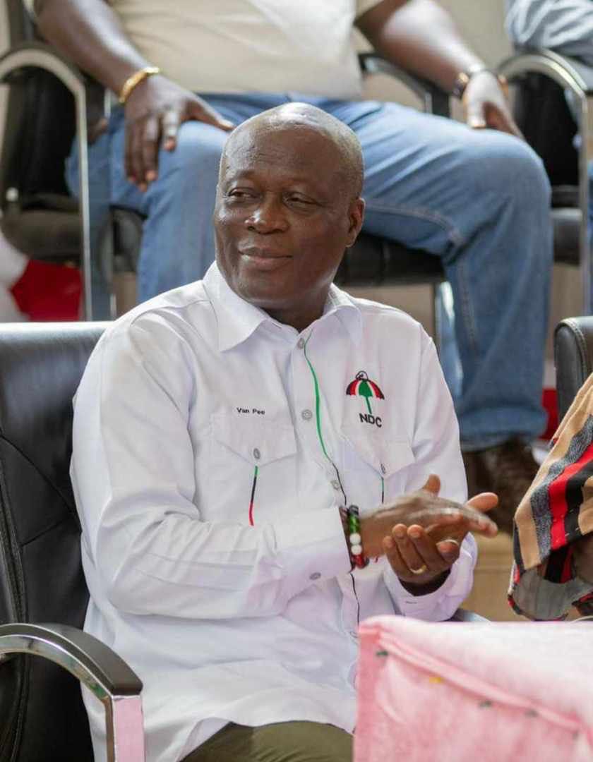 daniel_agyei1's tweet photo. Happy Father’s Day to you  my World, am so proud to have you  as king. We your children say thank you Papa🙏❤️🤩🫶🏿 🥂🍾 https://t.co/KFuIbLs5bK