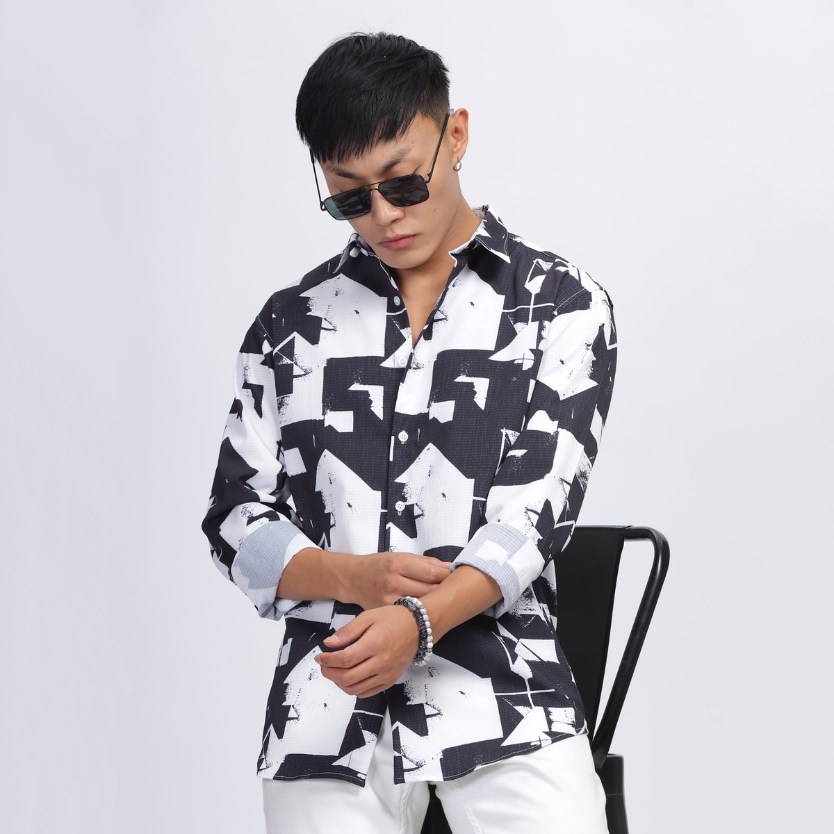 UstaadMens's tweet image. 😎Textured Abstract Shirt 📌🎀
Shop Now - BUY 2 GET 1 FREE
#BeTheIcon #Ustaad #MensFashionBrand
#summer #summerstyle #menswear #Tshirts