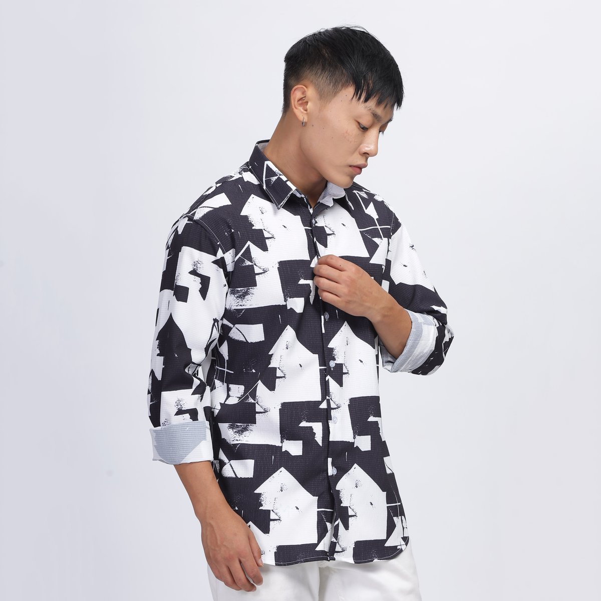 UstaadMens's tweet image. 😎Textured Abstract Shirt 📌🎀
Shop Now - BUY 2 GET 1 FREE
#BeTheIcon #Ustaad #MensFashionBrand
#summer #summerstyle #menswear #Tshirts