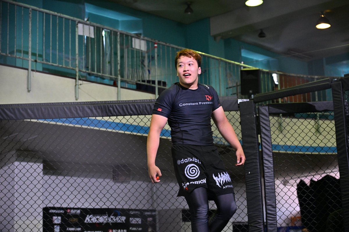 KrossoverF's tweet photo. 6.16『KROSS×OVER-CAGE.3-』&『LEVEI-G PRO』
#KROSS×OVER-CAGE.3-　 #GENSPORTSPALACE
#LEVEIG　@KrossoverF　#KROSSOVER

第5試合 セミファイナル Level-G サブミッションオンリーグラップリング -92kg FIGHT 10分1R
〇#大嶋聡承(MARRION APPAREL GYM)
×#濱岸正幸(CARPE DIEM世田谷)
※　4’02”　一本　ヒールフック