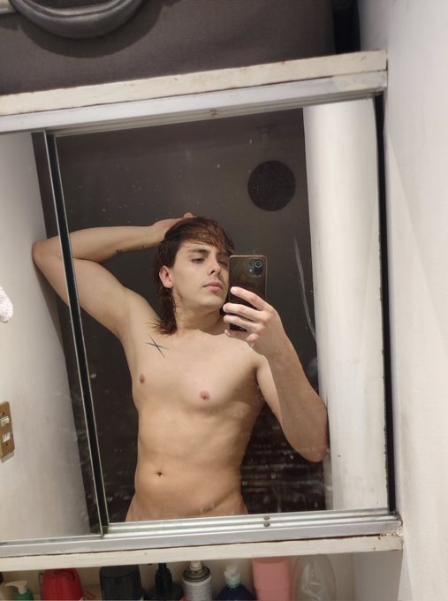 Ya le estoy bajando a los takos ya mero vuelvo a estar hot o algo as&iacute; https://t.co/DbmzpHqiND