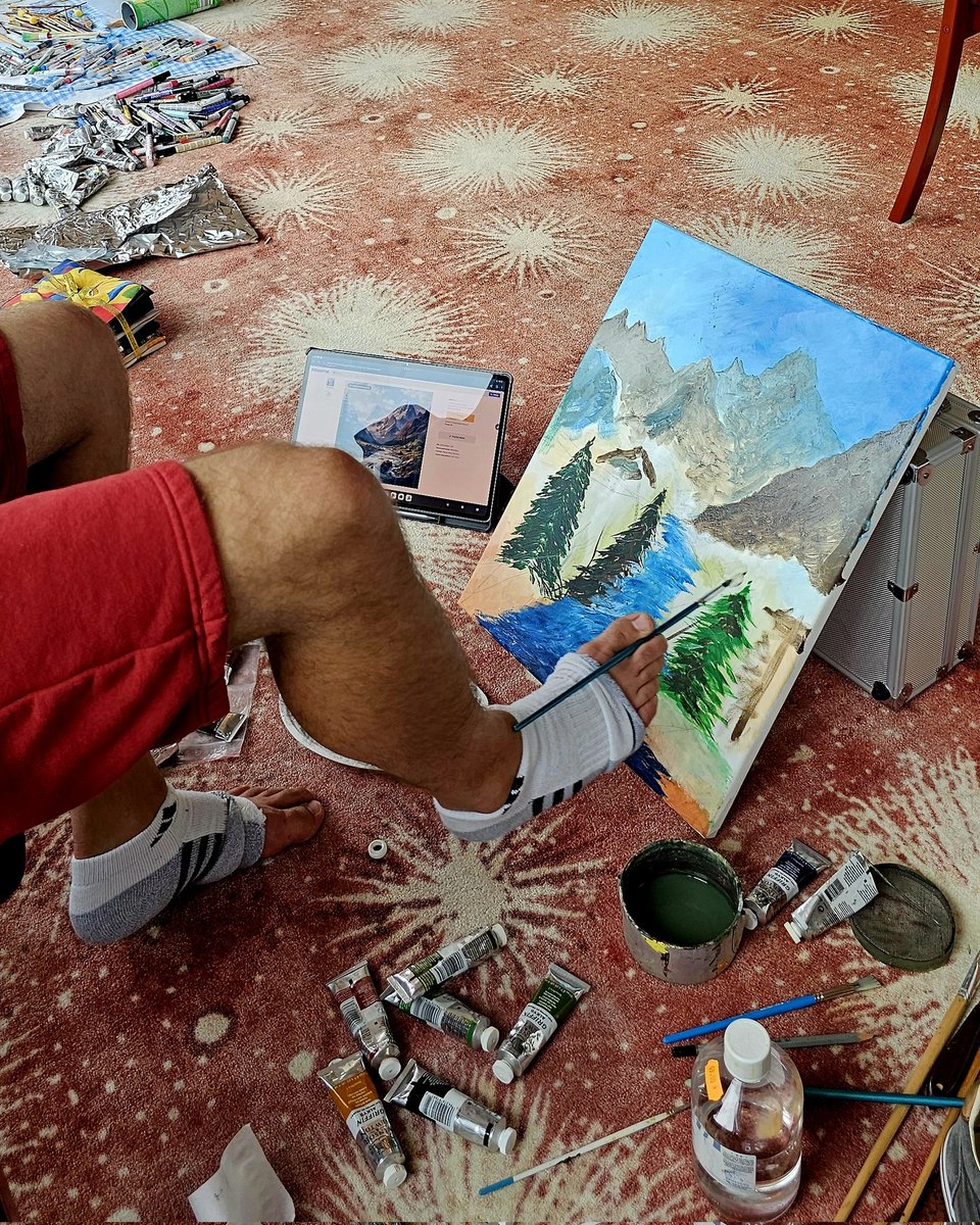 😁😁 Nie samym driftem człowiek żyje 😎
   Kilka dni jestem na plenerze malarskim z naszą ekipą z  wydawnictwa AMUN   🖌
Biorę pędzel w stopę i uruchamiam wyobraźnię 😉