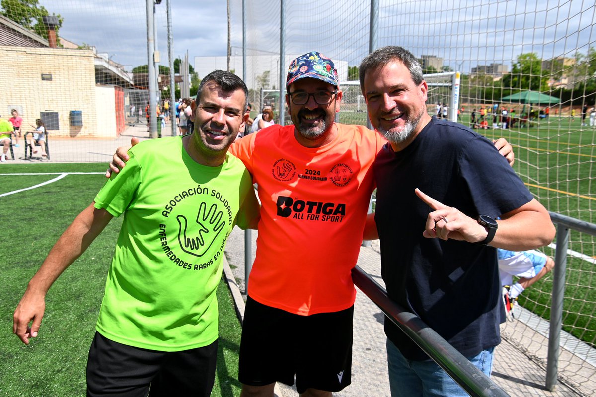 Ahir va ser un dia gran passant una estona (massa breu) amb la bona gent de l’<a href="/ASolidariaERN/">Asociación Solidaria Enfermedades Raras en Niños</a> 

De les coses bones que s’organitzen a #Sabadell, amb un feinada impagable 

Gràcies i felicitats un any més, <a href="/josesag/">José Sag Ortiz</a>, i tota la gent que suma al seu costat 

📸 <a href="/Crispulo68/">crispulo68 🧅 📸💙🤍</a>