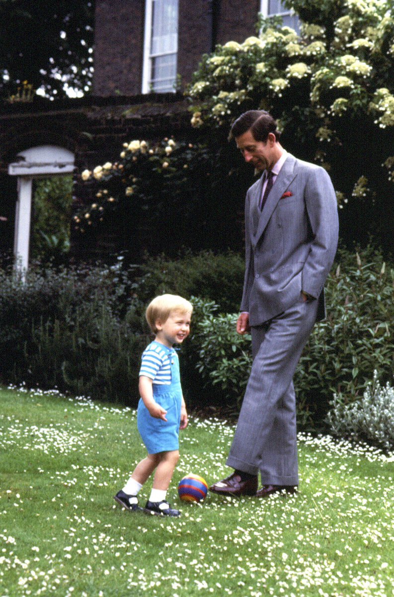 KensingtonRoyal's tweet photo. Happy Father’s Day, Pa. W https://t.co/pjGuB2iLQ1