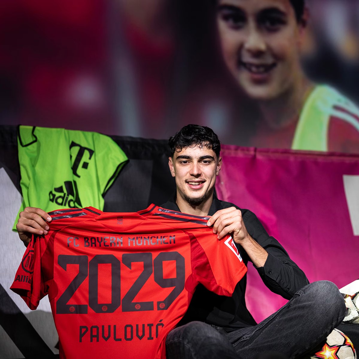 iMiaSanMia's tweet image. OFFICIAL: Aleksandar Pavlović has extended his contract at FC Bayern until 2029