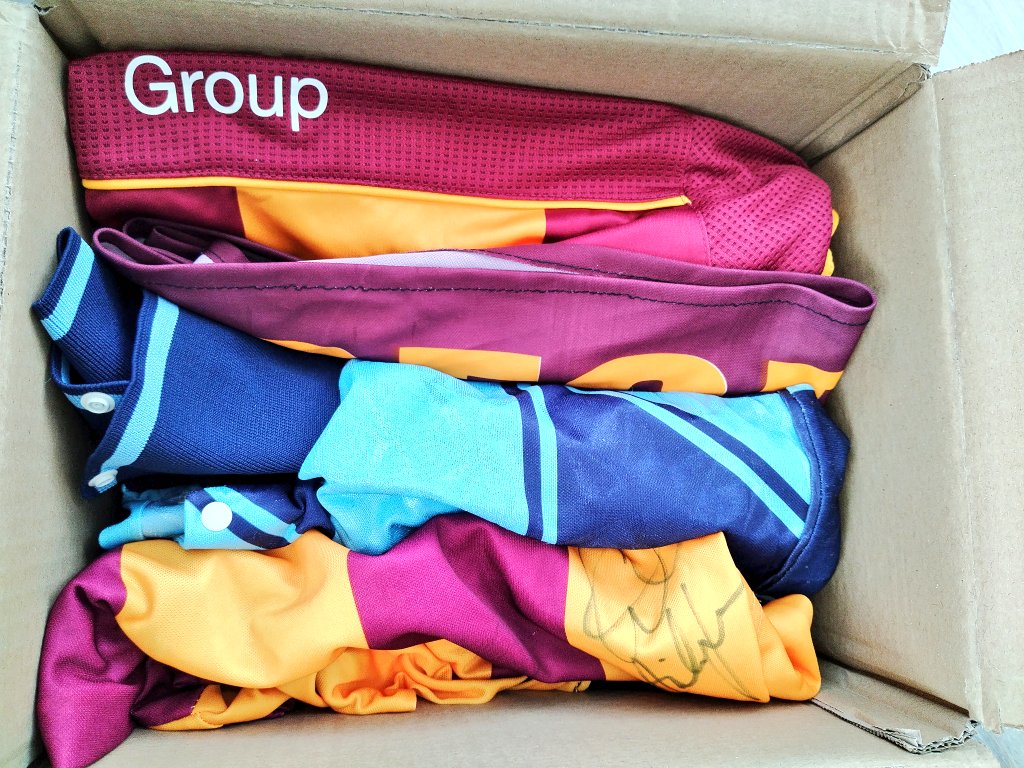 Charity Shop Finds' Football Shirts tweet media